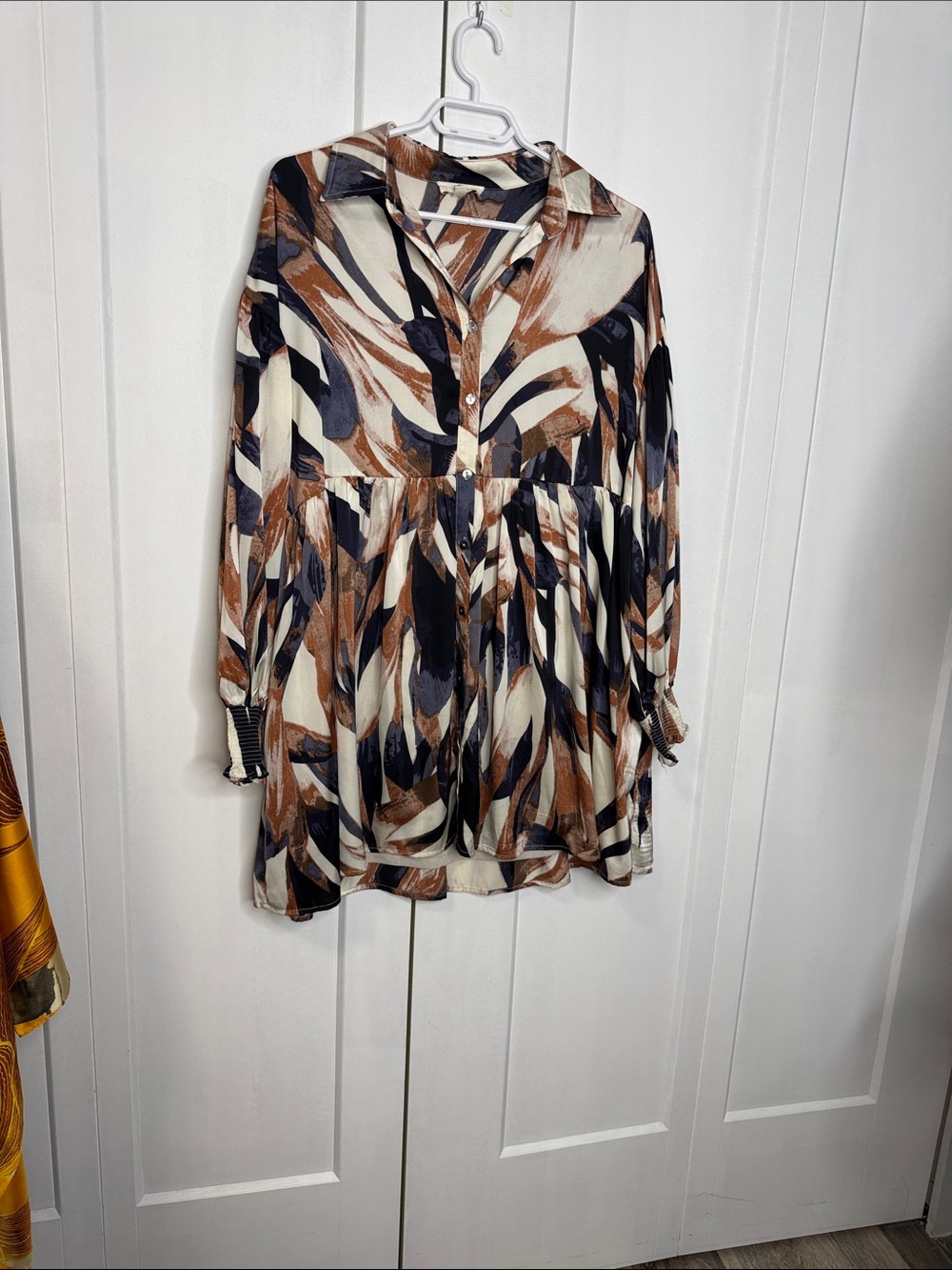 entro -small- Abstract Brushstroke Dress in Cream, Brown & Navy